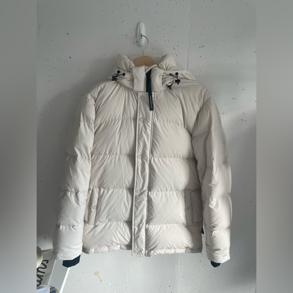 Aritzia Super Puff in Matte Pearl